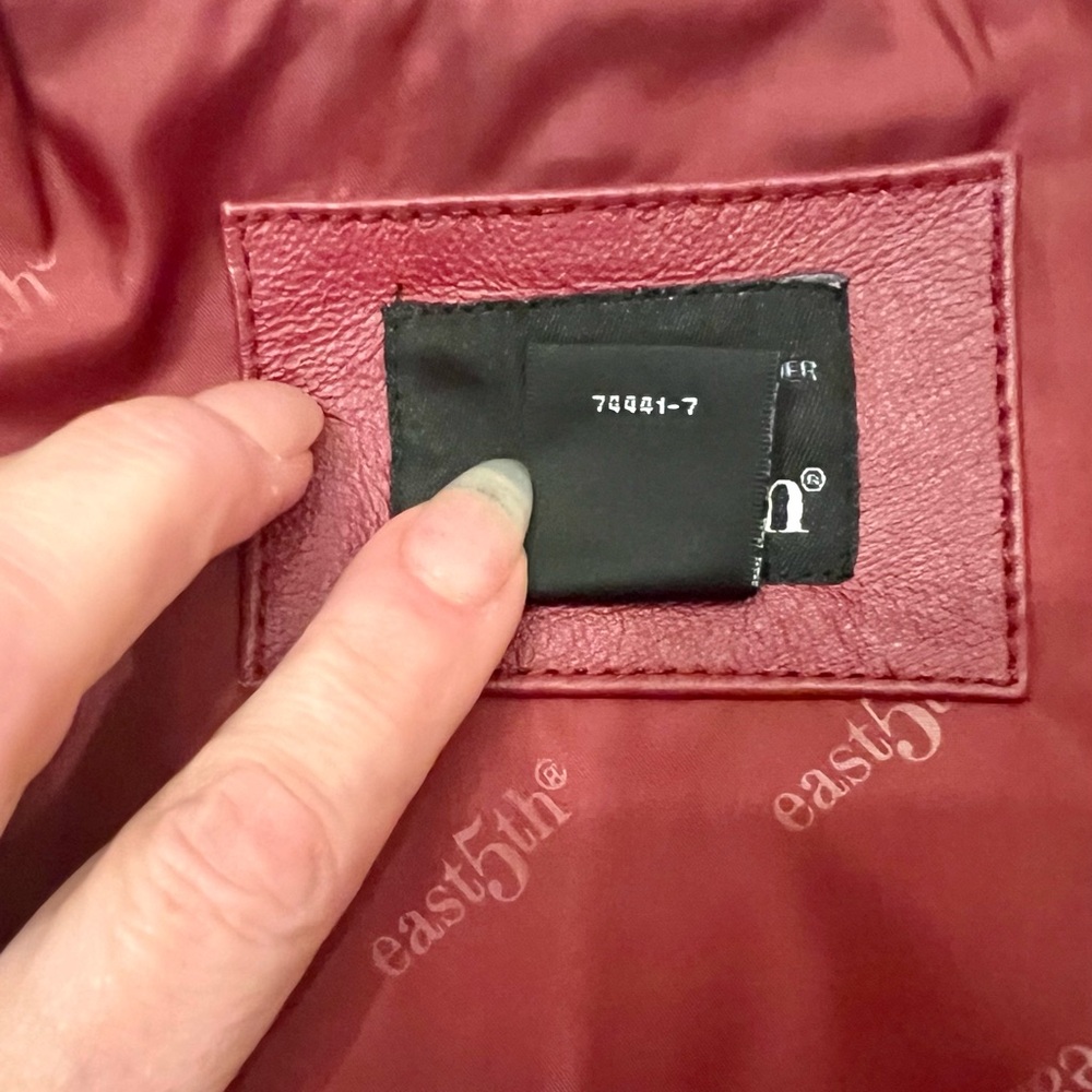 Women’s Med East 5th Genuine Leather zip-up jacket, Red/Burgundy 
UEC - Picture 7 of 14